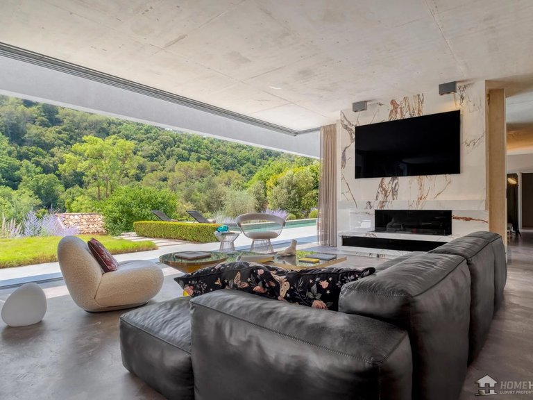 Villa for Sale in Valbonne, Mougins, Valbonne, Grasse Area 4