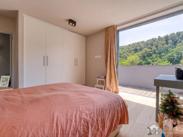 Villa for Sale in Valbonne, Mougins, Valbonne, Grasse Area 9