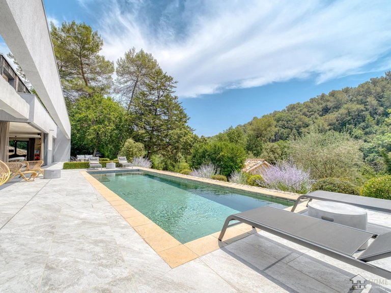 Villa for Sale in Valbonne, Mougins, Valbonne, Grasse Area 12
