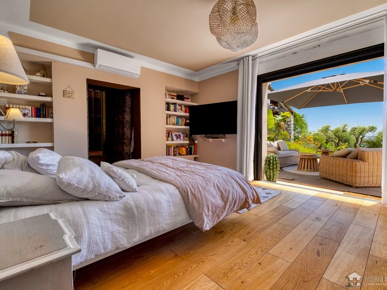Villa for Sale in Tourrettes Sur Loup, Vence, St. Paul Area 11