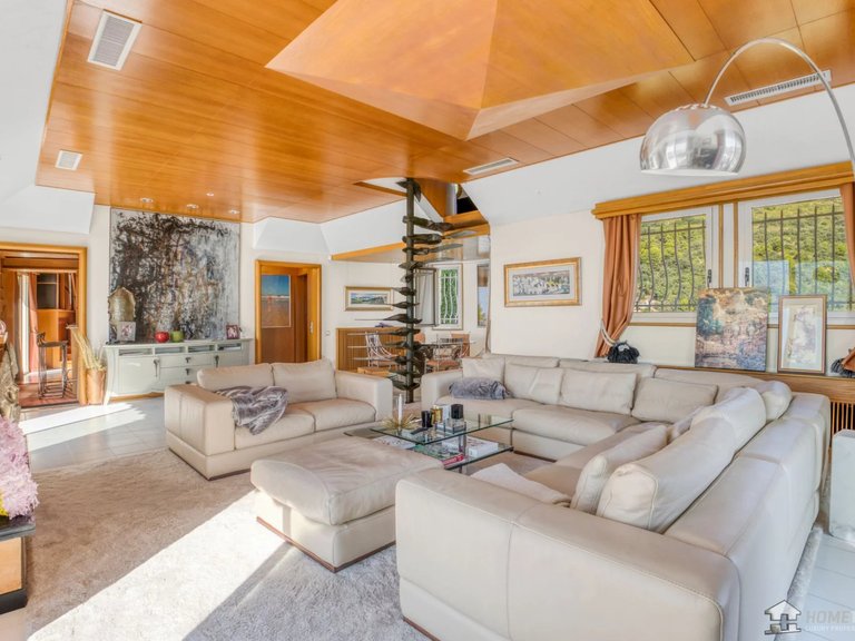 Villa for Sale in Villefranche Sur Mer, Villefranche, Cap Ferrat Area 13