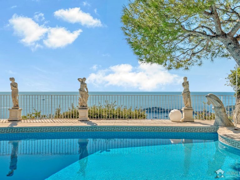 Villa for Sale in Villefranche Sur Mer, Villefranche, Cap Ferrat Area 20