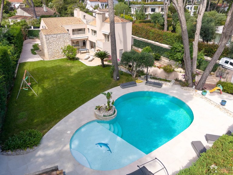 Villa for Sale in Cap D Antibes, Antibes Area 2