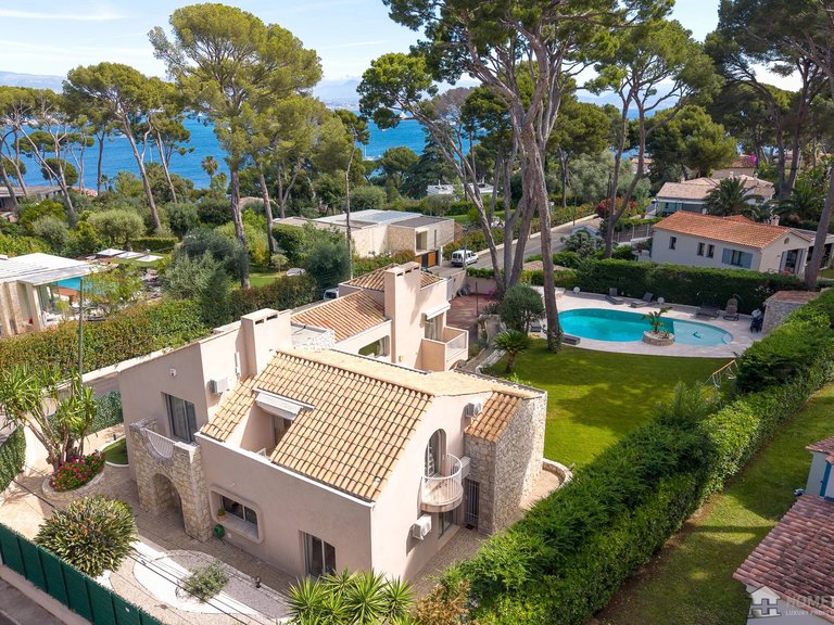 Villa for Sale in Cap D Antibes, Antibes Area 3