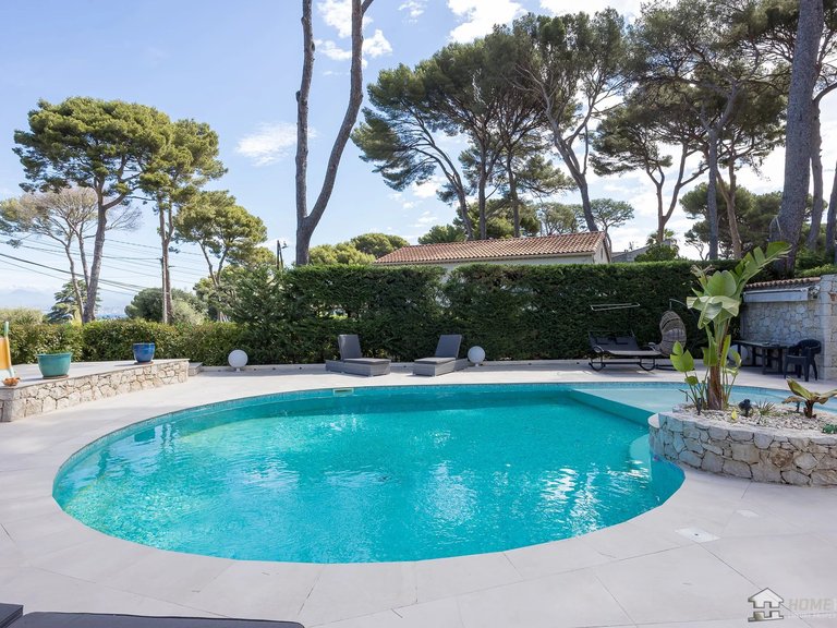 Villa for Sale in Cap D Antibes, Antibes Area 11