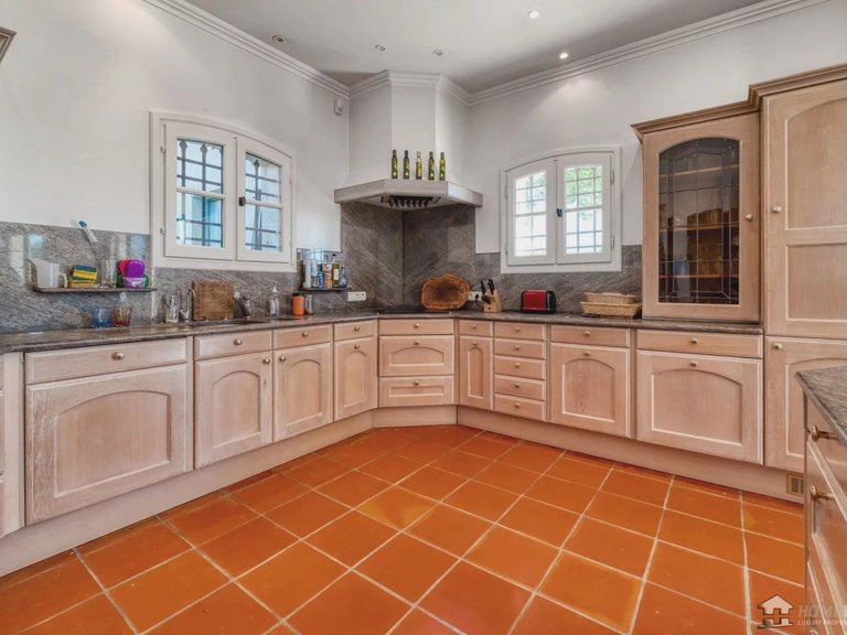 Villa for Sale in Biot, Mougins, Valbonne, Grasse Area 9