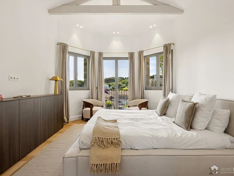 Villa for Sale in Cap D Antibes, Antibes Area 7