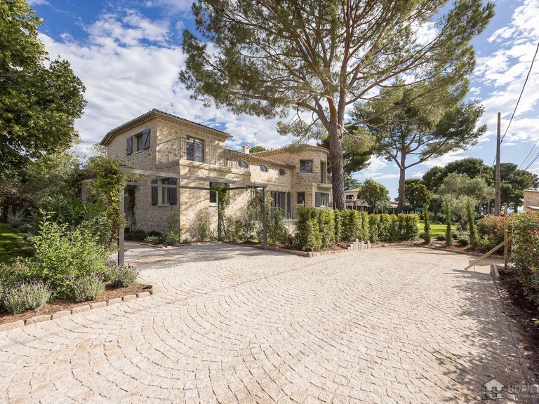 Villa for Sale in Cap D Antibes, Antibes Area 19