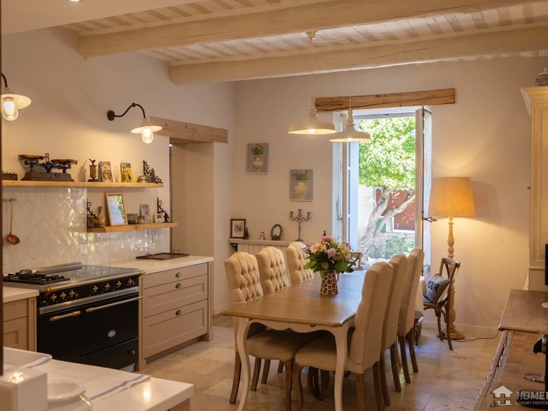 Villa for Sale in Velleron, The Luberon / Vaucluse 2