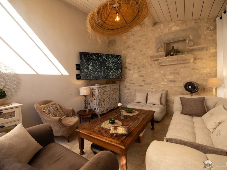 Villa for Sale in Velleron, The Luberon / Vaucluse 5