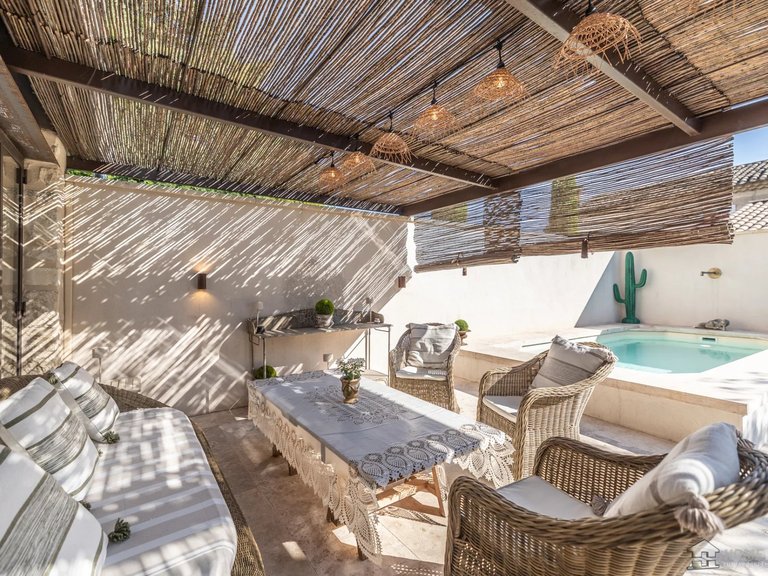 Villa for Sale in Velleron, The Luberon / Vaucluse 12