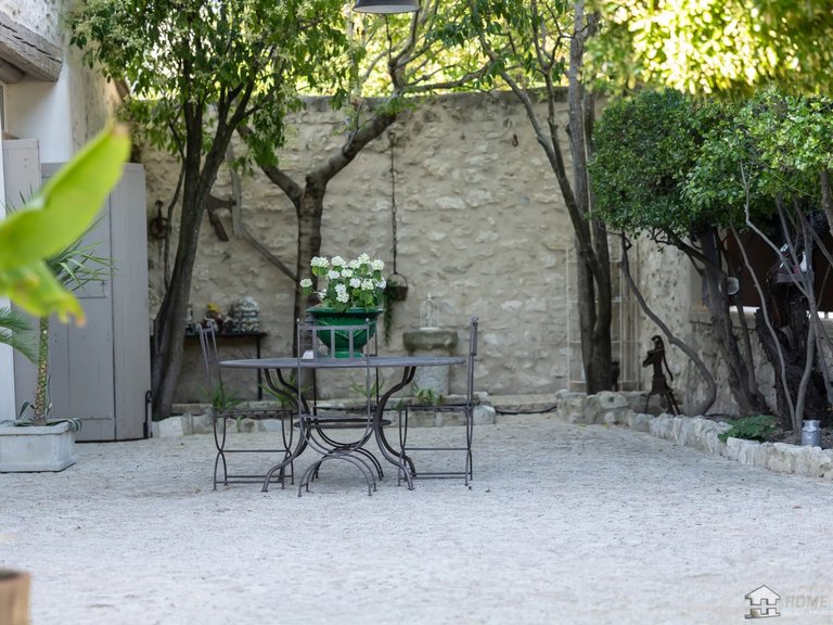 Villa for Sale in Velleron, The Luberon / Vaucluse 13