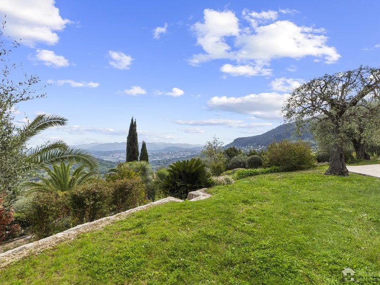 Villa for Sale in Magagnosc, Mougins, Valbonne, Grasse Area 15