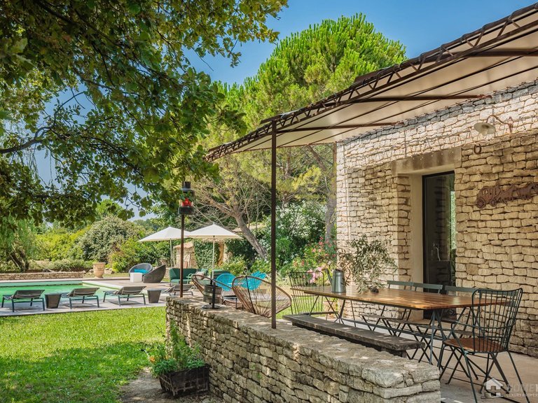 Villa for Sale in Gordes, The Luberon / Vaucluse 3