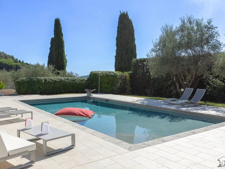 Villa for Sale in Grasse, Mougins, Valbonne, Grasse Area 9
