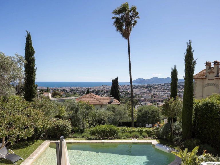 Villa for Sale in Le Cannet, Cannes Area 10