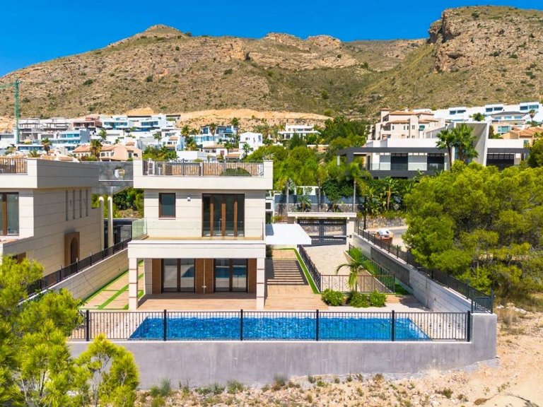 Villa for Sale in Finestrat, Alicante 2