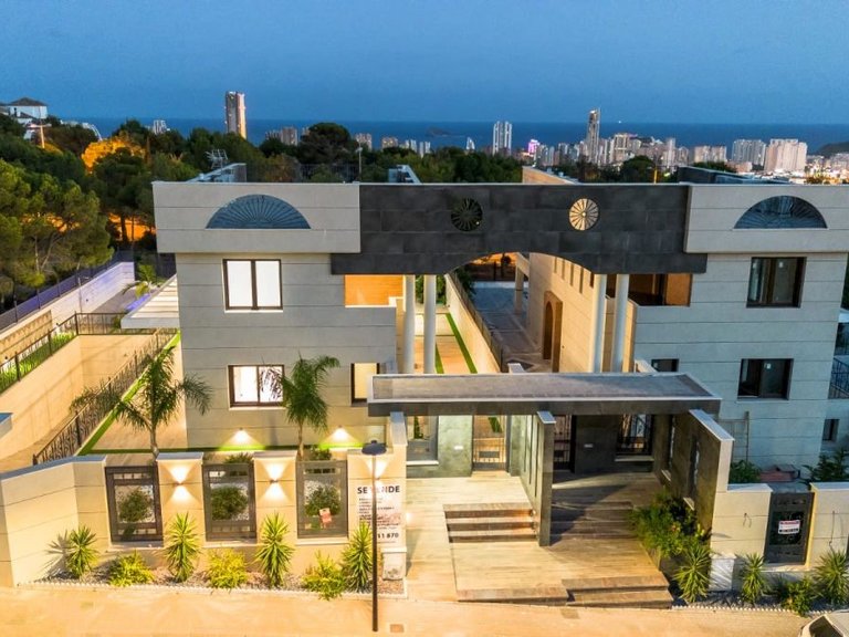 Villa for Sale in Finestrat, Alicante 1