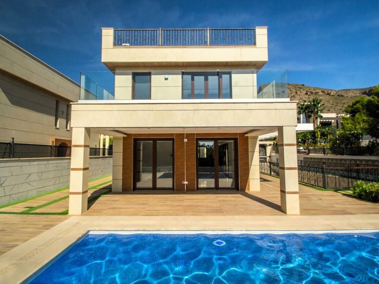 Villa for Sale in Finestrat, Alicante 4
