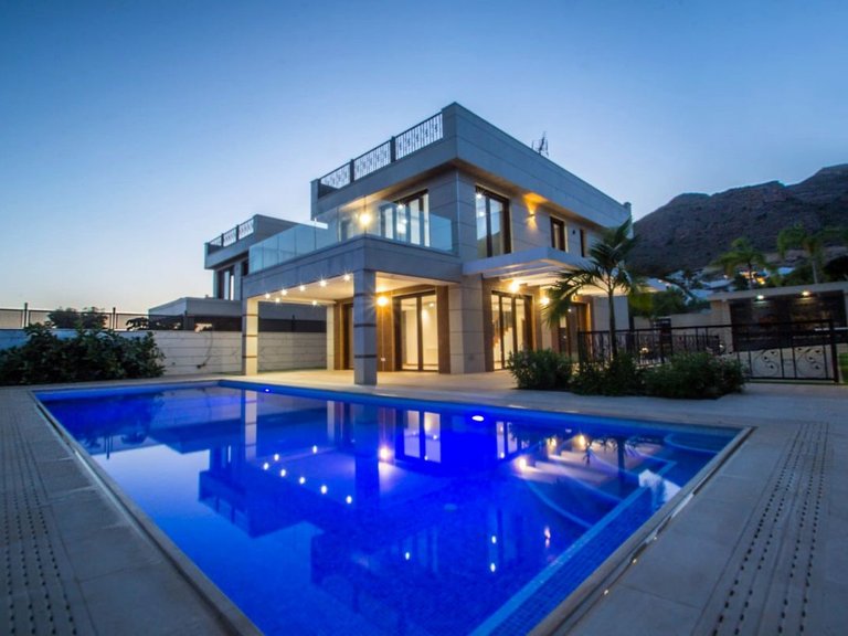Villa for Sale in Finestrat, Alicante 5