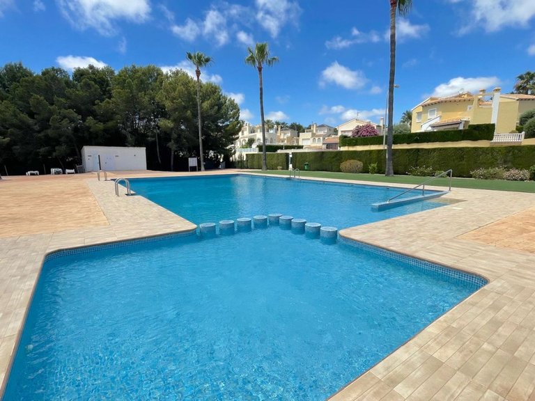 Villa for Sale in Villamartin, Alicante 4
