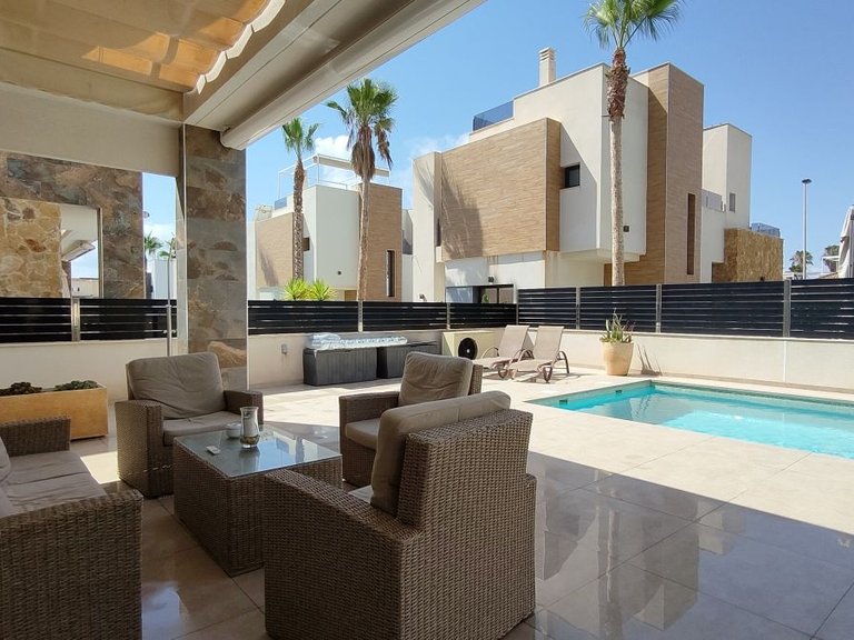 Villa for Sale in Torrevieja, Alicante 6