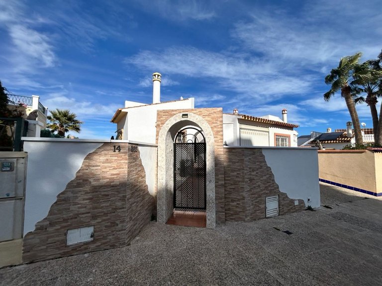 Villa for Sale in Villamartin, Alicante 5