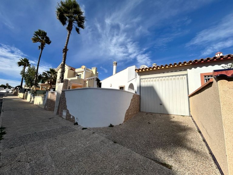 Villa for Sale in Villamartin, Alicante 6