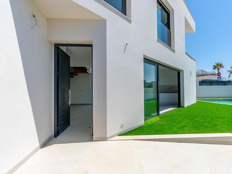 Villa for Sale in Benijofar, Alicante 4