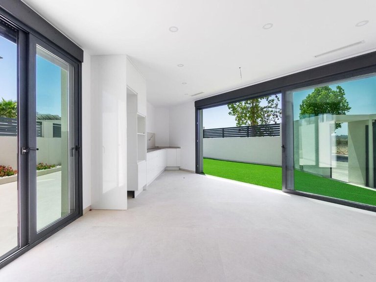 Villa for Sale in Benijofar, Alicante 5