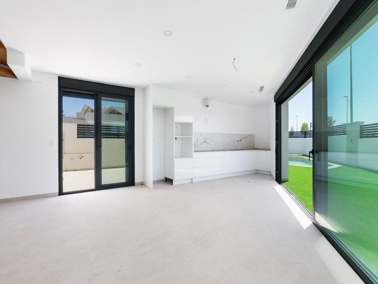 Villa for Sale in Benijofar, Alicante 11