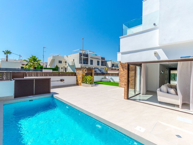 Villa for Sale in Costa Blanca Benijofar, Alicante 1