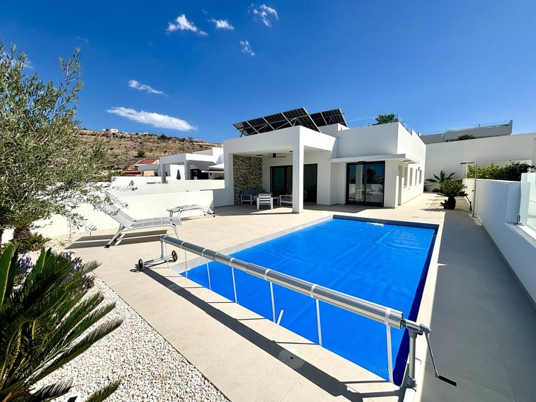 Villa for Sale in Costa Blanca Benijofar, Alicante 1