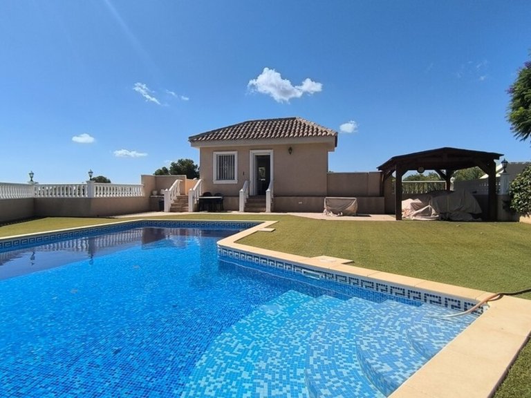 Villa for Sale in Costa Blanca Ciudad Quesada, Alicante 2
