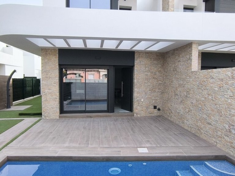 Villa for Sale in Inland La Herrada, Alicante 2