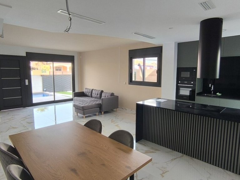 Villa for Sale in Inland La Herrada, Alicante 9