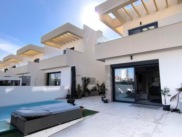 Villa for Sale in Inland La Herrada, Alicante 26