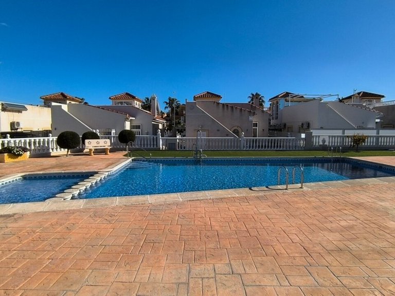 Villa for Sale in Lo Crispin, Alicante 2
