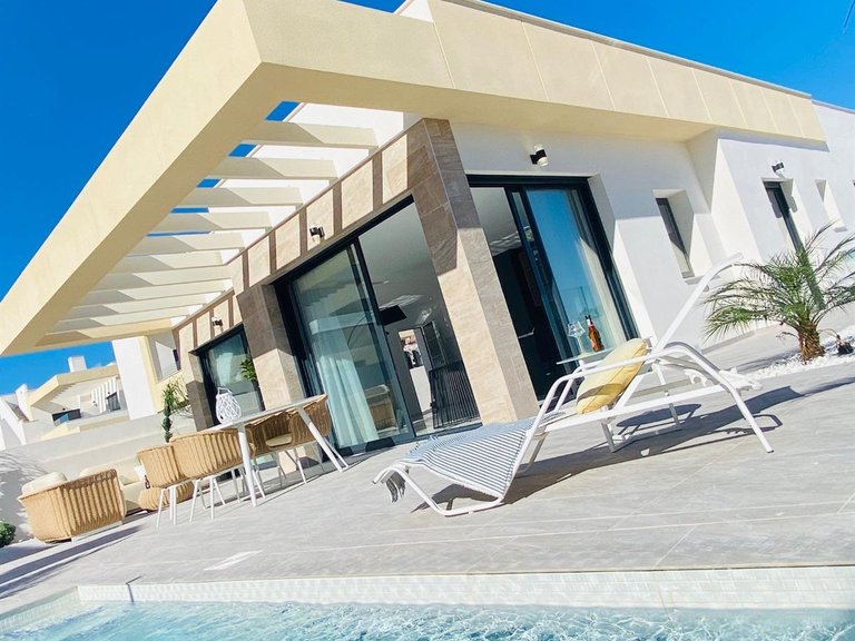 Villa for Sale in Los Montesinos, Alicante 2