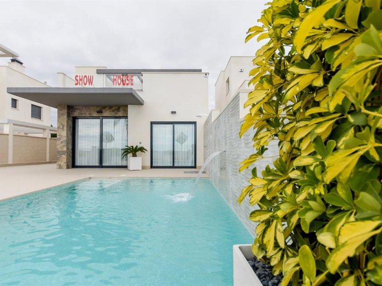 Villa for Sale in San Miguel De Salinas, Alicante 1
