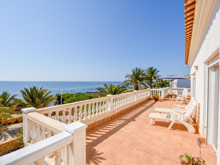 Villa for Sale in El Calon, Almeria 1