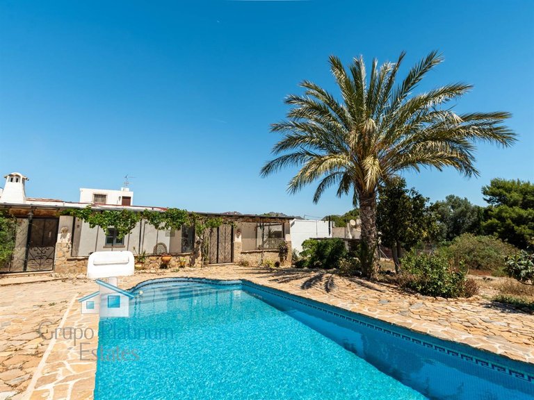 Villa for Sale in Pilar De Jaravia, Almeria 1