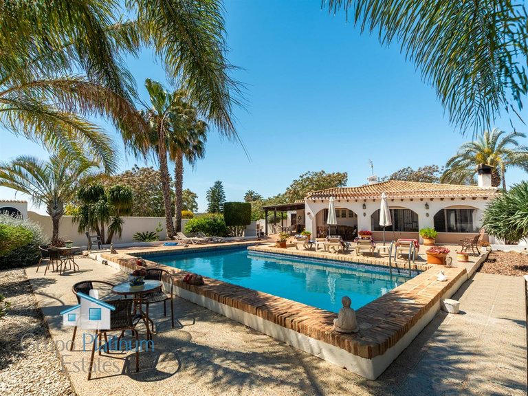 Villa for Sale in Cuevas Del Almanzora, Almeria 1