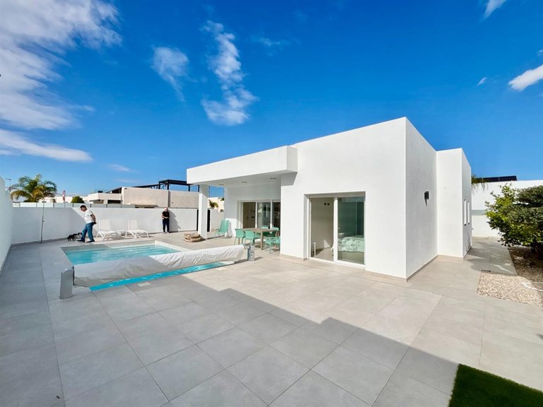 Villa for Sale in BenijÓfar, Alicante 2