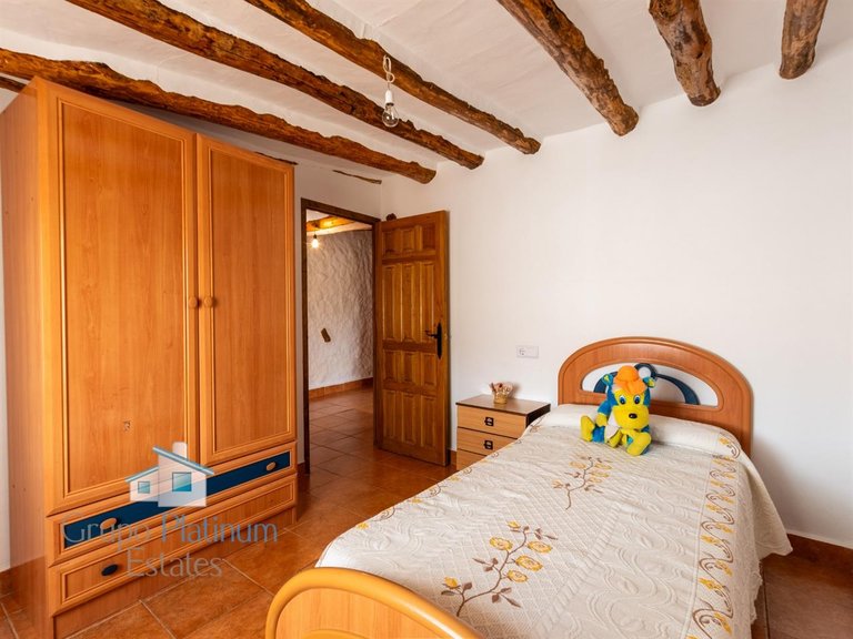 Villa for Sale in Hueneja, Granada 15