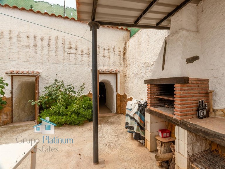Villa for Sale in Hueneja, Granada 19