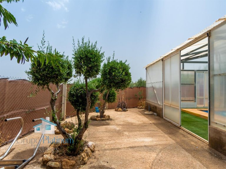 Villa for Sale in Hueneja, Granada 4