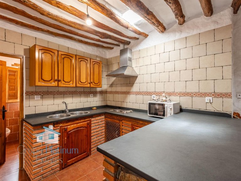Villa for Sale in Hueneja, Granada 8
