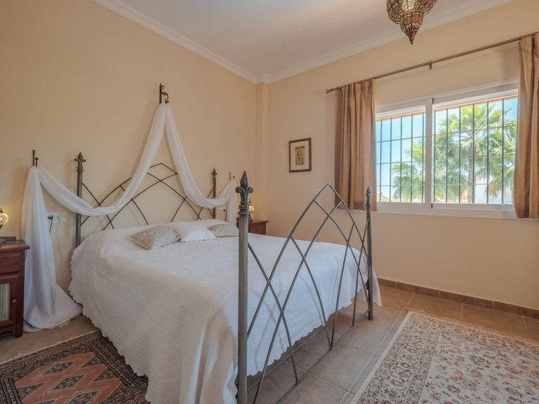 Villa for Sale in Alhaurin El Grande, Malaga 5