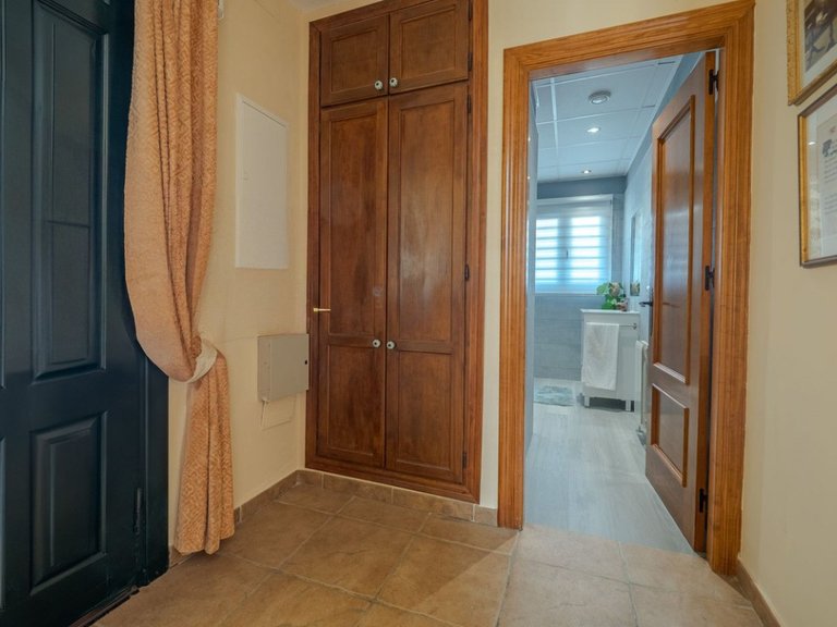 Villa for Sale in Alhaurin El Grande, Malaga 11